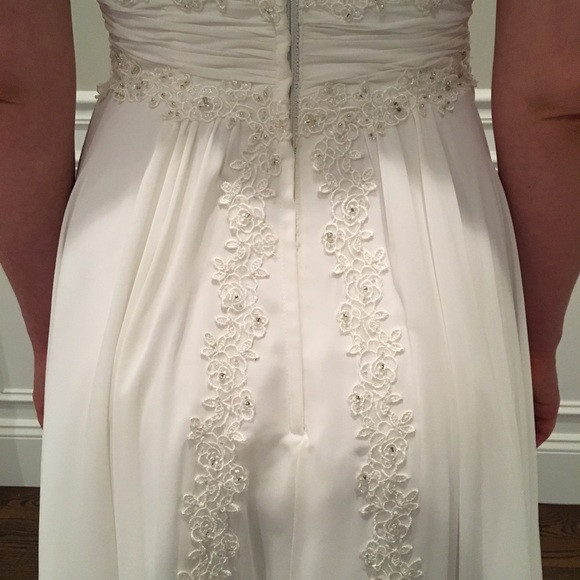 Wedding Dress Strapless Chiffon 2 / 4 - Picture 5 of 8